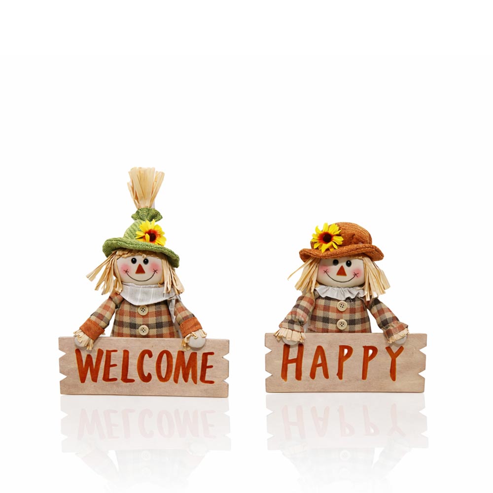 Harvest-Themed Scarecrow Sign Décor