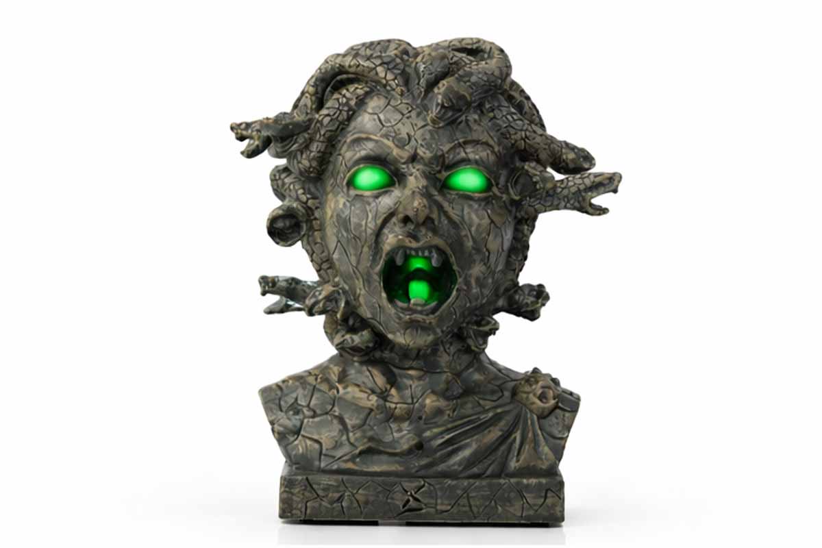 LED-Medusa-head-Halloween-decoration-with-glowing-green-eyes
