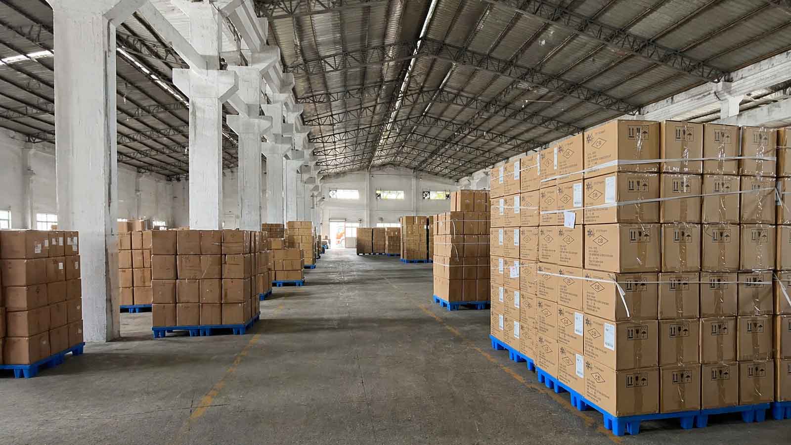 SYL Holiday Products Warehouse